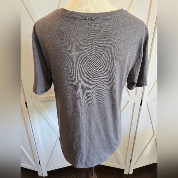 Walt Disney - Minnie Mouse with Red Polka Dot Bow Short-Sleeve Graphic Tee - Picture 4 of 5